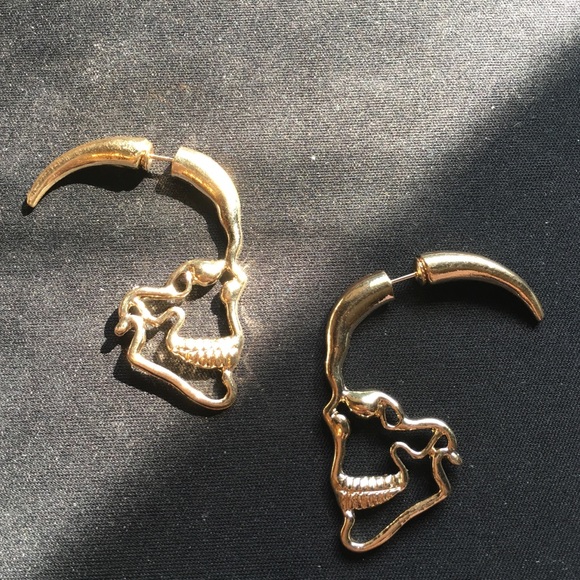 Gold Silouhette Skull Earrings - Picture 3 of 9